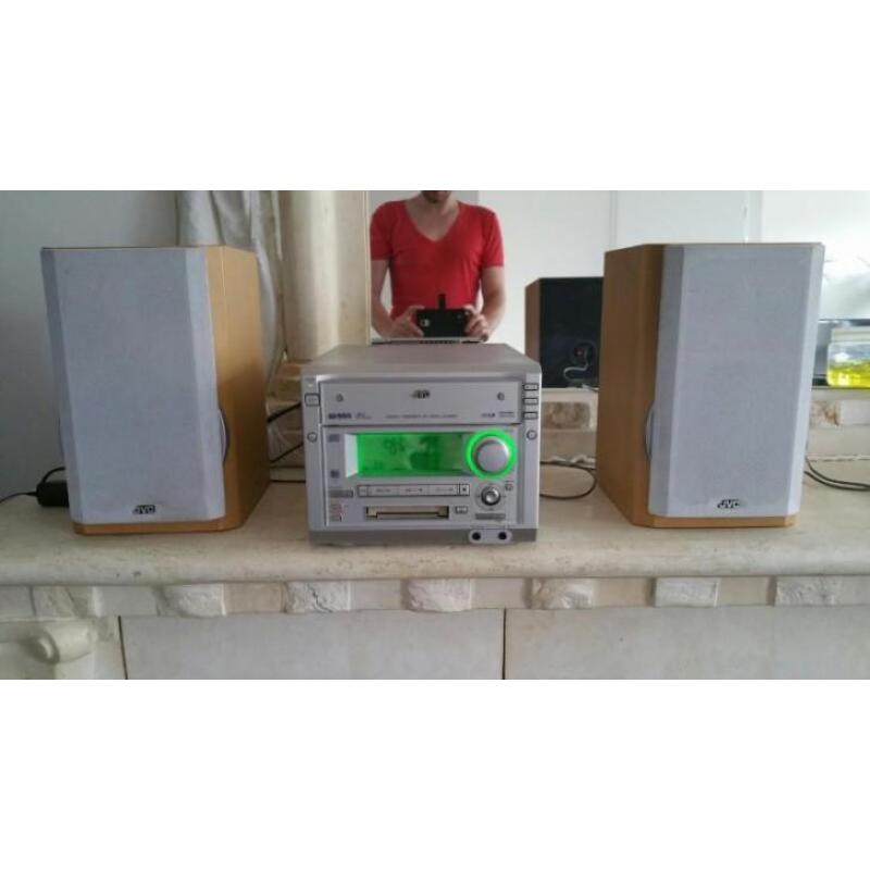 stereo set JVC met 3cd wisselaar en minidisc