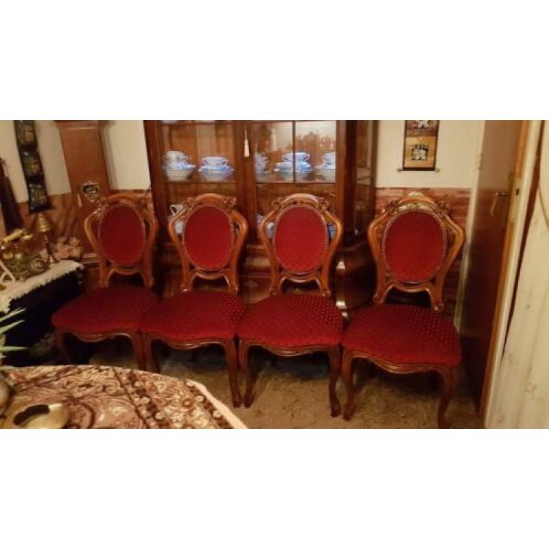 4 prachtige klassieke eethoek stoelen