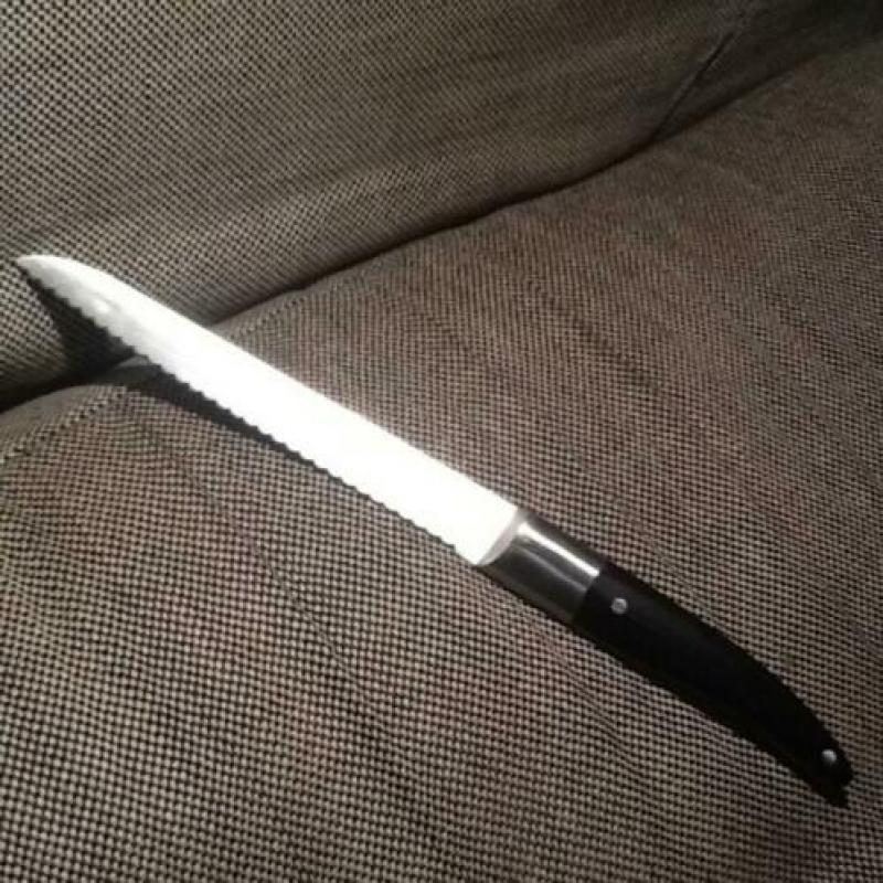 Speciaal”STOKBROODMES”een merk mes,perfecte dunne sneetjes!!