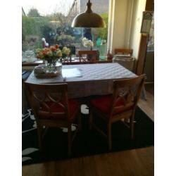 6x grenen eetkamerstoelen + tafel