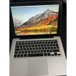 MacBook Pro 13 inch met streepje op beeld 2,66 ghz