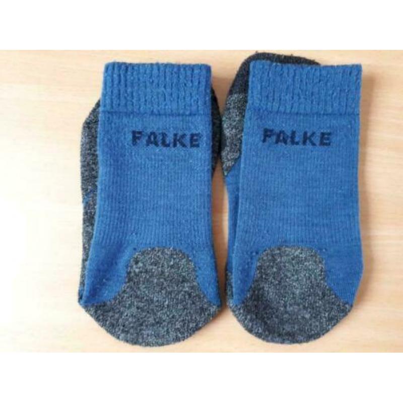 Falke TK2 sokken kleur blauw en rood in maat 31-34