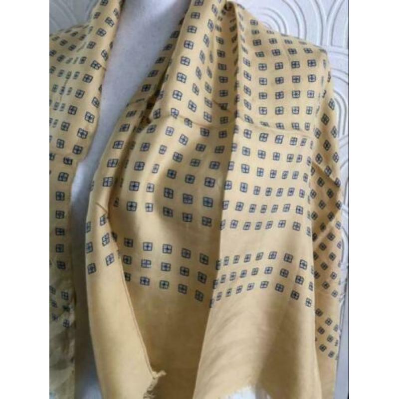 Polyester sjaal - 58x120 cm - goudengeel met print