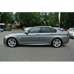 BMW 5 Serie M550xd EURO 6 NIEUWSTAAT Sportstoelen Schuifdak
