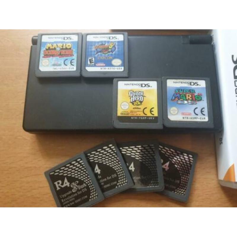 Nette Nintendo DSI Zwart met 8 TOP Mario & Pokemon Games