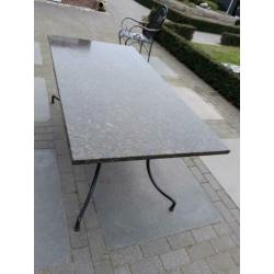 Tuinset graniet tafel is 90 bij 175 blad is 33 mm dik