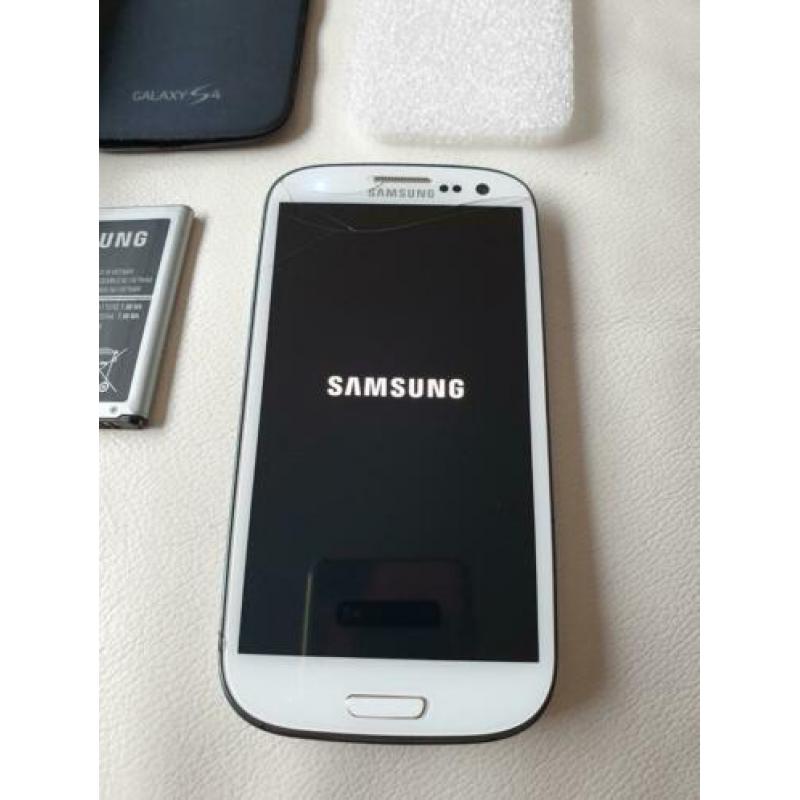 WERKENDE samsung Galaxy S4 wit + extra batterij + hoesje