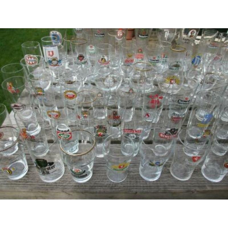 Verzameling bierglazen