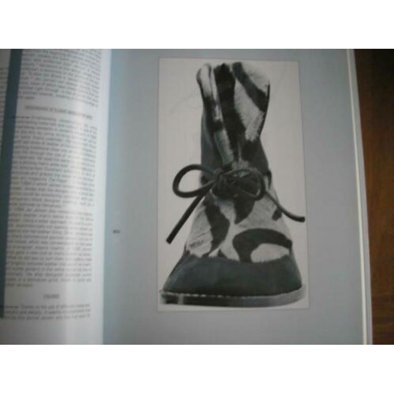 Mode, Jan Jansen Master of Shoe Design. Door Ietse Meij