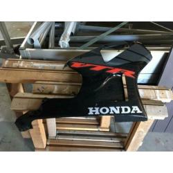 Honda Sp 1 of 2 ; 2 originele Honda SP-2 zijkuipen