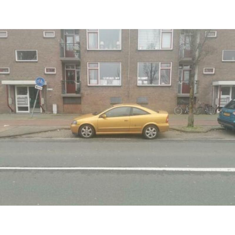 Opel Astra 1.8 I 16V Coupe 2000 Geel