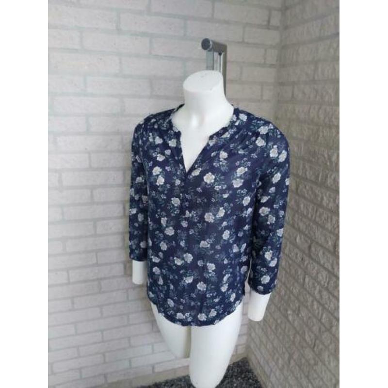 Donkerblauwe blouse met bloemenprint van H&M maat S