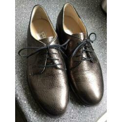 Nieuwe Durea schoenen brons maat 38