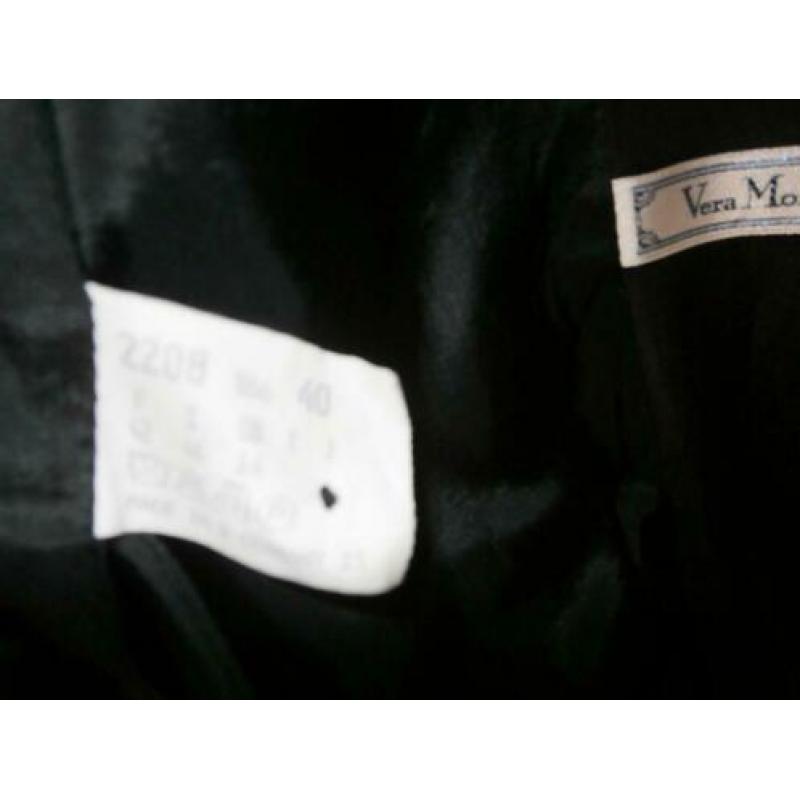 Feestelijk zwart fluwelen jasje + rok merk Vera Mont, mt 40