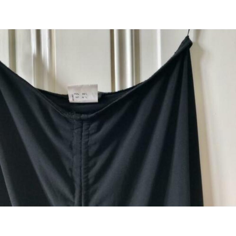 Maxi rok lang zwart zacht licht materiaal met stretch mt 38