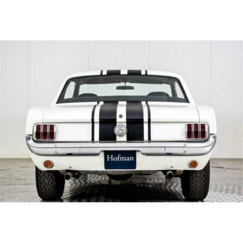 Ford Mustang V8 automaat (bj 1966)