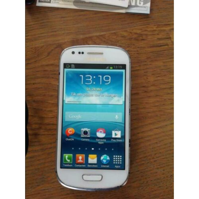 Samsung s3 mini wit incl. opladers en doosje.