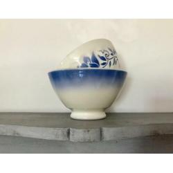 Zware Franse bowl blauw verlopend naar gebroken wit