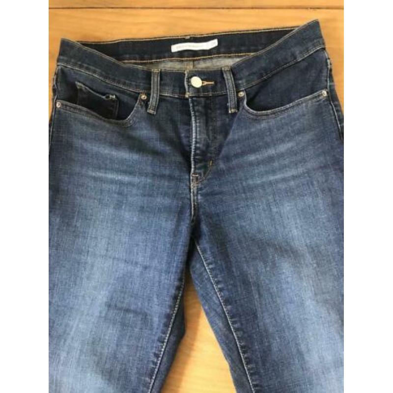Levi’s flared jeans mt 28