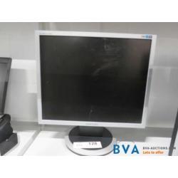 Online veiling: 3 Samsung monitoren (2x) SyncMaster 940N / (