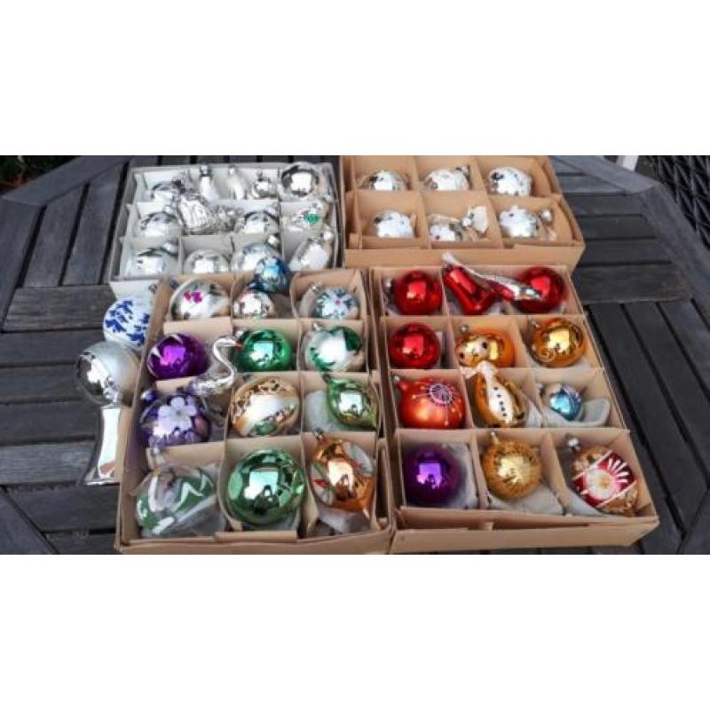 50 gekleurde oude retro kerstballen
